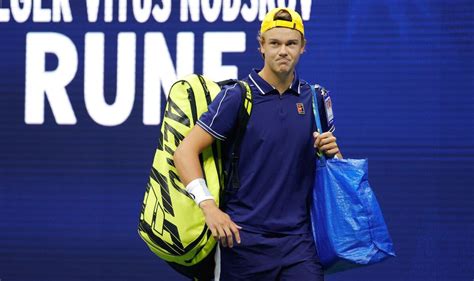 Wimbledon star shows he's rolling in the money after Ikea bag on 